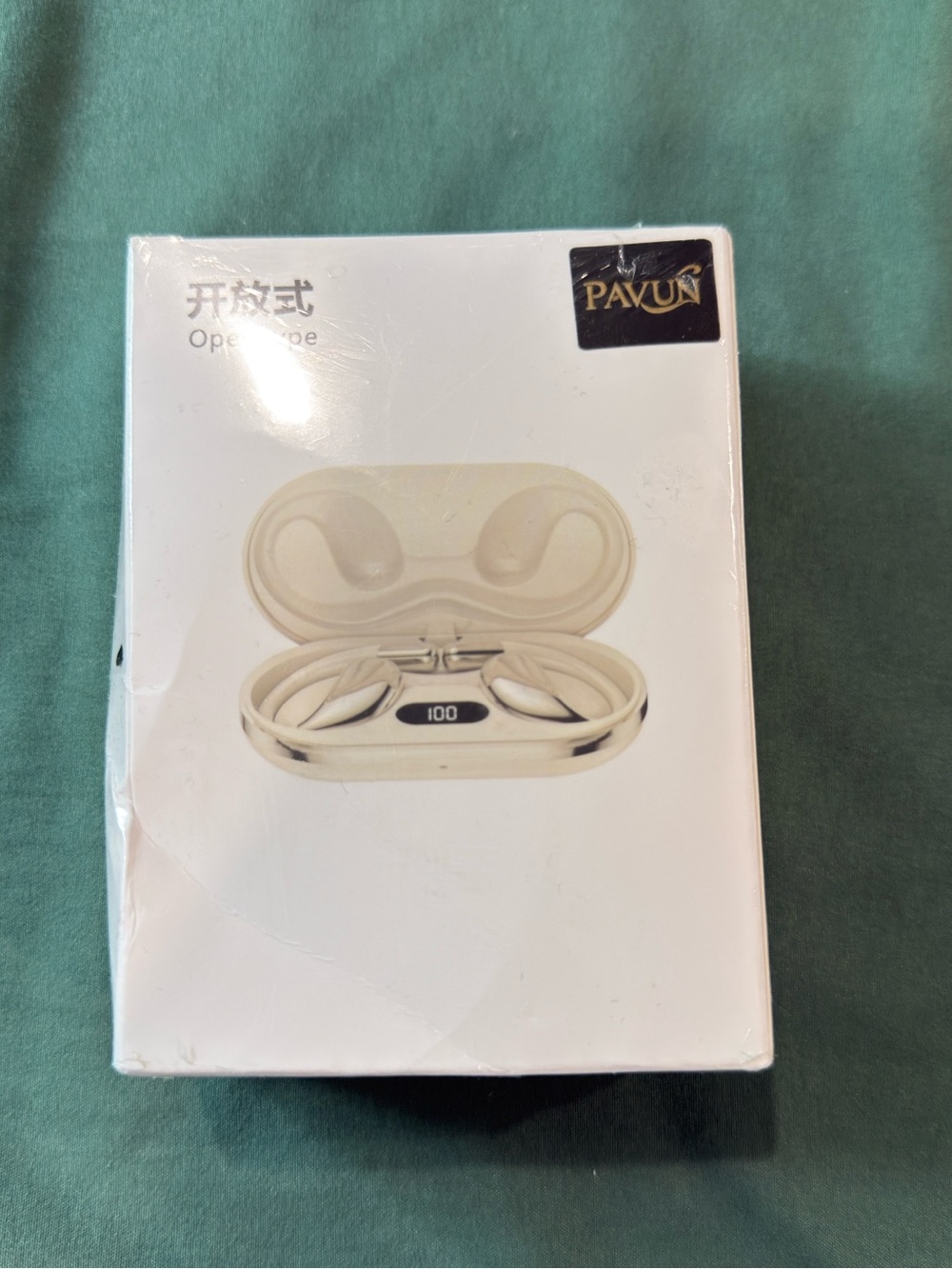 Pavun Wireless Earbuds in Cream - Charging Case Included